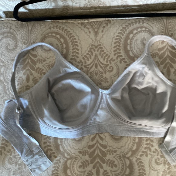 Playtex stretch cotton bra, worn once and washed.size 42B . Soft and com… - Picture 3 of 8